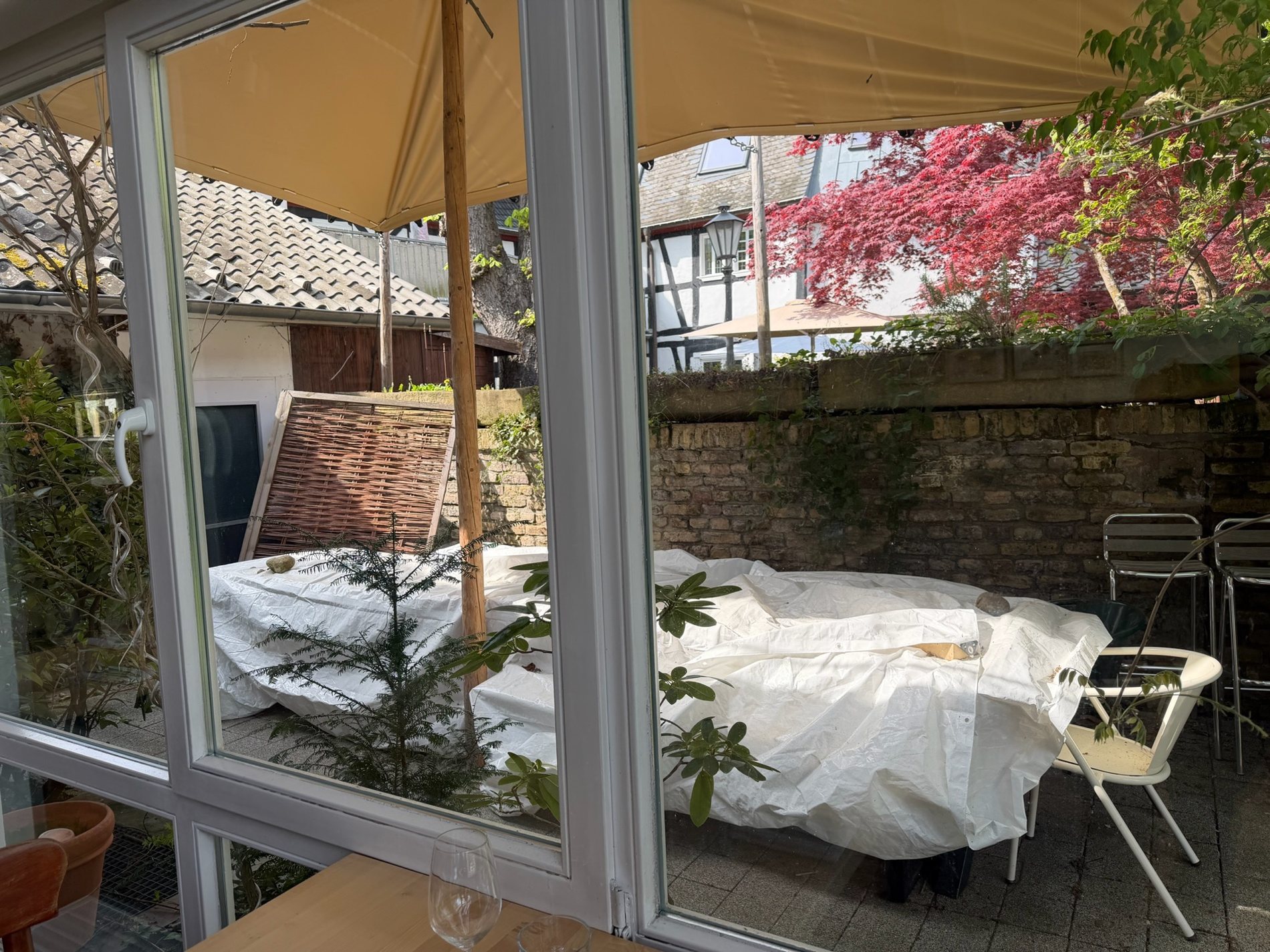 Terrasse mit Blick ins Grüne